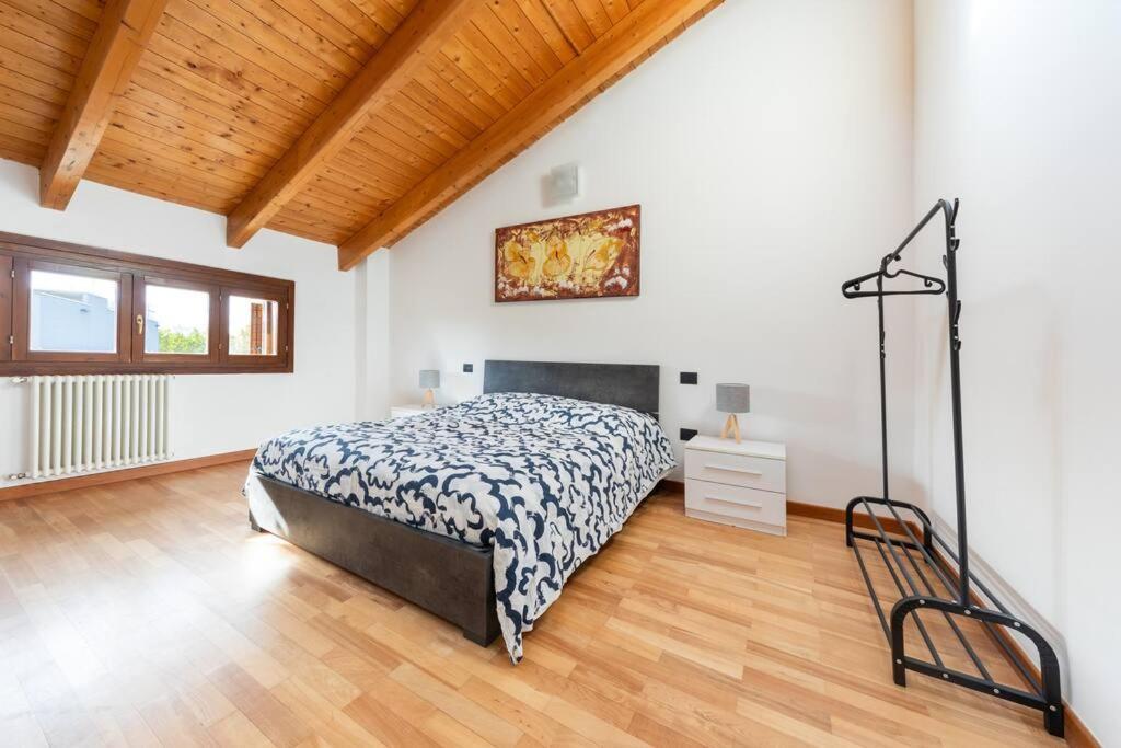 Appartamento Unico A Bologna Con 3 Camere E Parcheggio Gratuito Εξωτερικό φωτογραφία